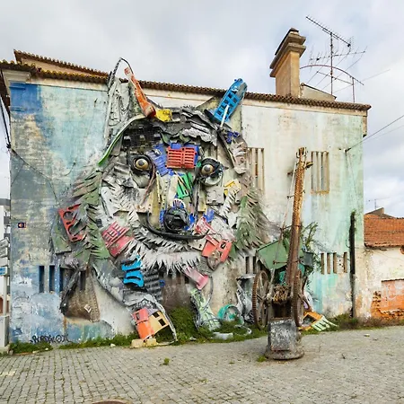 Remodeled Historical In The Center アパート Fundão