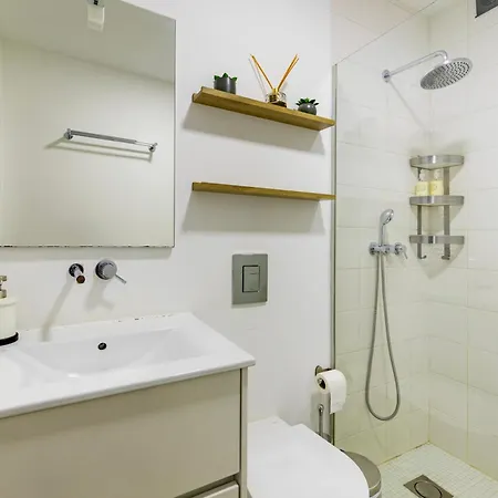 Remodeled Historical In The Center *