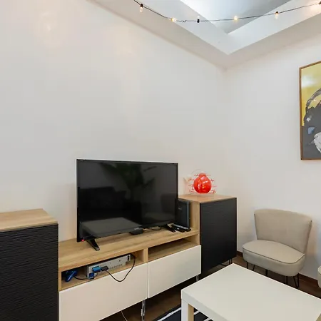 Remodeled Historical In The Center Fundao