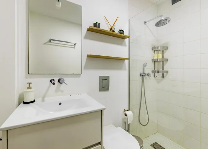 Remodeled Historical In The Center *